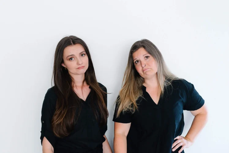 Anna und Beatrix von der Agilistas GmbH schauen traurig